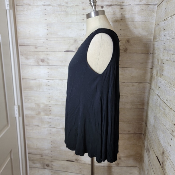 Spring+mercer black tank - Picture 2 of 4